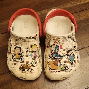 CROCS Snoopy and Peanuts Characters - C8